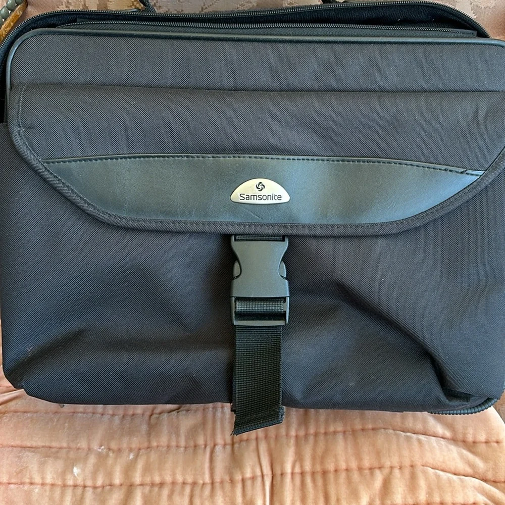 Samsonite portfolio Genuine brand not used Black Fir Laptop case Documents Brief